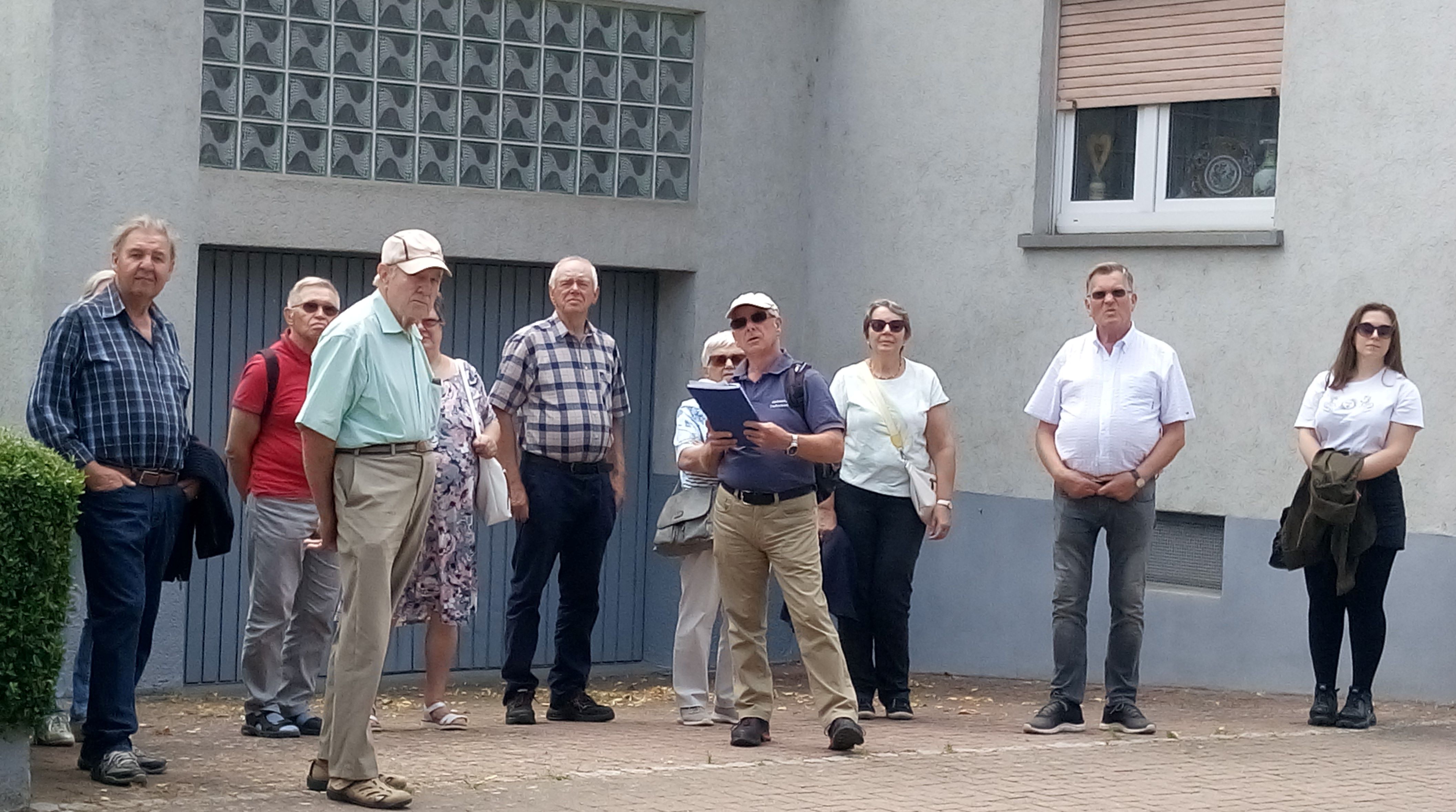 Dorfführung mit Siegmund Heneka